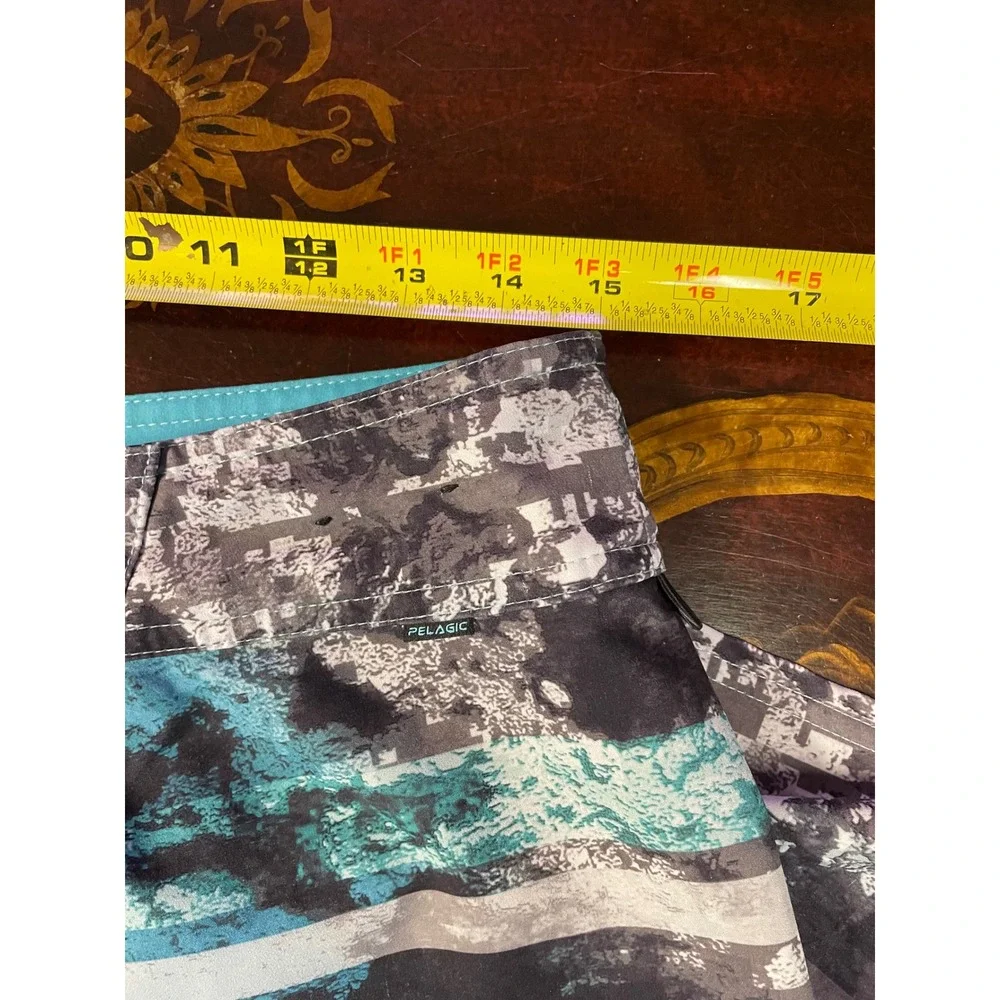 Pelagic Mens Argonaut Reefer Boardshorts Blue Grey Camo Striped Performance‎ 30